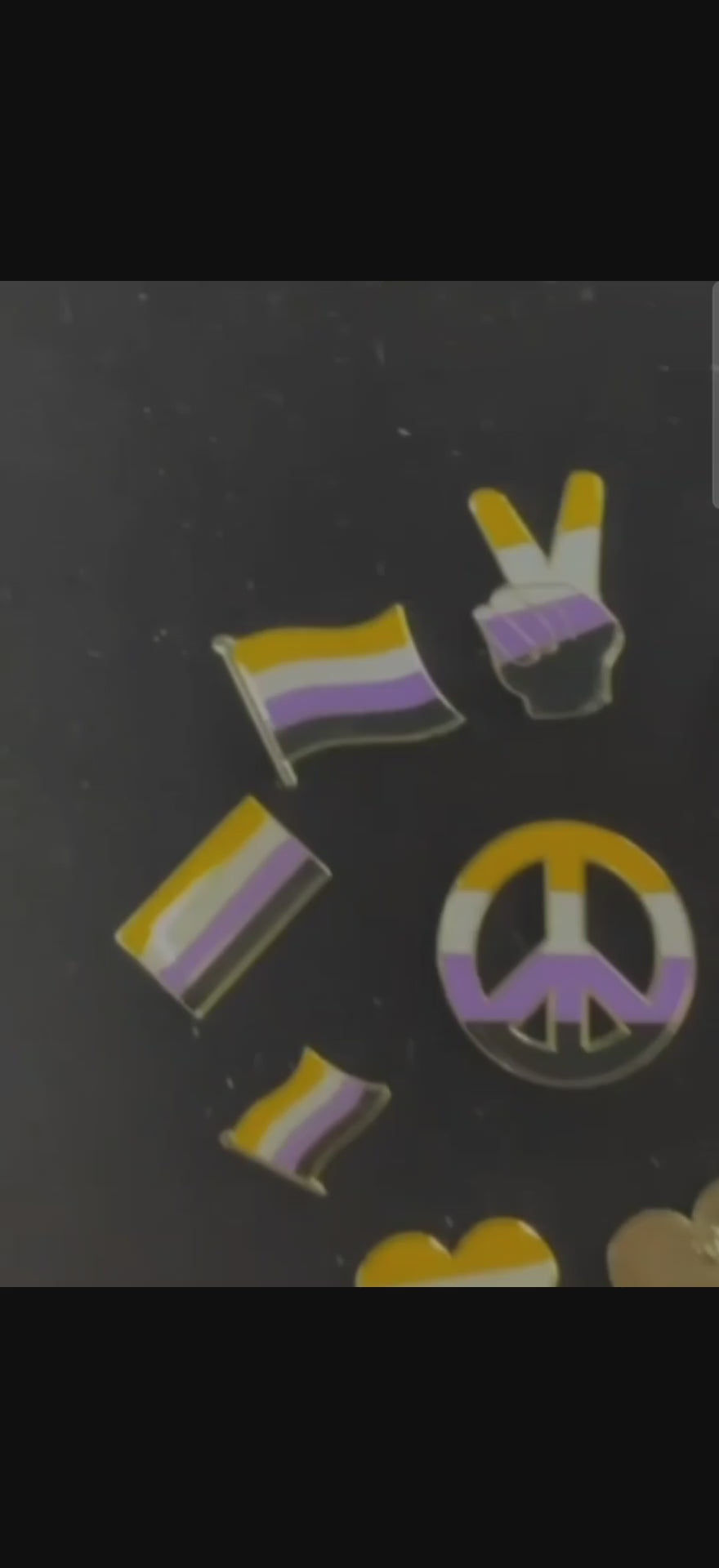 Nonbinary Flag Heart shaped pin