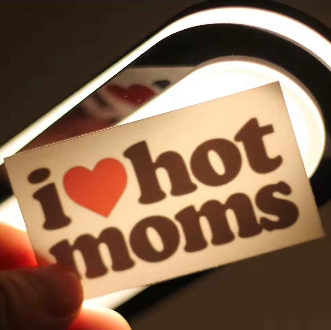 i love hot moms Temporary Tatttoo Pack (10pcs)
